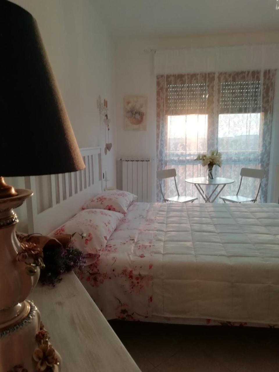 Beti House Heart'S And Roses Rooms Ponte Galeria Rum bild