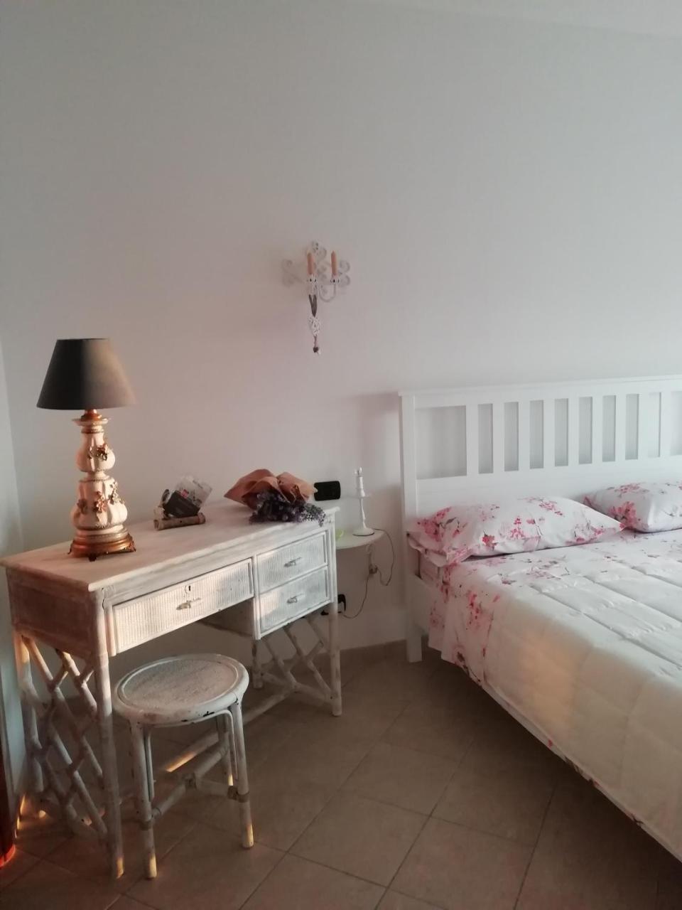Beti House Heart'S And Roses Rooms Ponte Galeria Rum bild